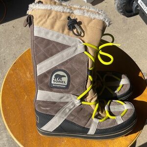 Sorel Glacy Explorer Winter Snow Boot